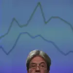 El Comisario europeo de Asuntos Económicos, Paolo Gentiloni, durante la presentación de las nuevas previsiones de la UE, en Bruselas