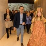 El presidente de la Diputación de Valladolid, Conrado Íscar, durante una jornada, antes de la pandemia, en el Castillo de Fuensaldaña, que este año acogerá el V Foro de Turismo Provincia de Valladolid
