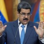 El presidente de Venezuela, Nicolás Maduro, ofrece una rueda de prensa con medios internacionales este viernes, en Caracas (Venezuela). EFE/ Rayner Peña