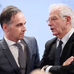 El Alto representante de la Unión Europea para Asuntos Exteriores y Política de Seguridad, Josep Borrel hablando con Heiko Maas, ministro de Exteriores alemán en la Munich Security Conference. Photo: Tobias Hase/dpa14/02/2020 ONLY FOR USE IN SPAIN