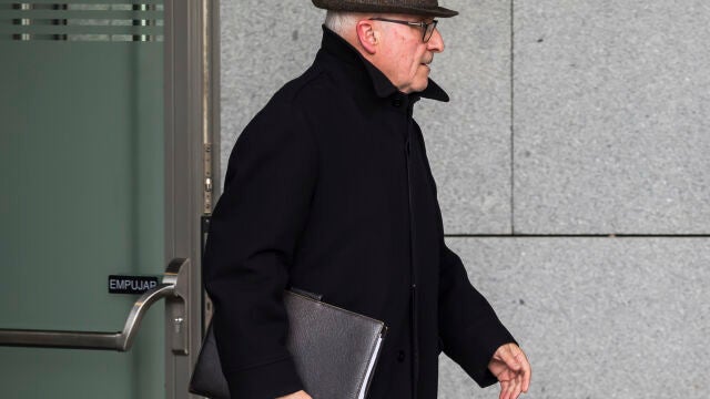 Rafael Ribó, a su salida de la Audiencia Nacional tras declarar ante el juez De la Mata el pasado febrero