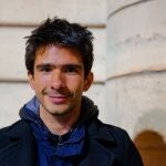 El abogado francoespañol Juan Branco publicó un libro crítico contra el presidente Emmanuel Macron