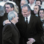 Foto de Archivo: El exministro de Asuntos Exteriores, Fernando Morán (izq) junto al Rey Juan Carlos I (dech) en el funela de Doña María de las Mercedes en noviembre del 2000.TODA LA FAMILIA REAL AL COMPLETO ASISTIO FUNERAL POR DOÑA MARIA DE LAS MERCEDES TODA LA FAMILIA REAL AL COMPLETO ASISTIO FUNERAL POR DOÑA MARIA DE LAS MERCEDESTODA LA FAMILIA REAL AL COMPLETO ASISTIO FUNERAL POR DOÑA MARIA DE LAS MERCEDES (FOTO DE ARCHIVO)1/10/2000 4:23:14 PMEuropa Press / Europa Press19/02/2020