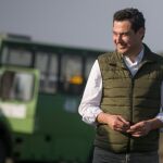 El presidente de la Junta, Juanma Moreno, hace unos días en la visita de los Reyes al Parque Nacional de Doñana