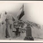 Voladura del Cerro de los Ángeles durante la Guerra Civil.