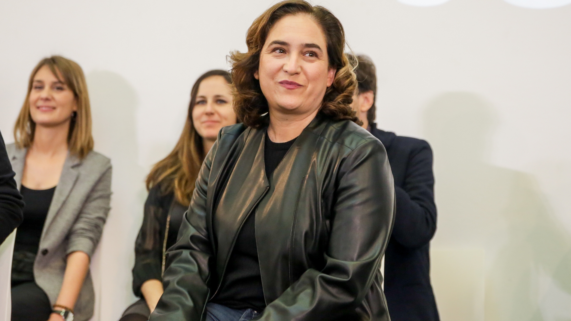 Colau Defiende El Trabajo Municipal Con Los Desahucios Colau Defiende El Trabajo Municipal Con Los Desahucios