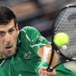 Djokovic da un revés en su partido contra Jaziri