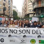 La pancarta que abrió la manifestación a favor del "pin parental" en los centros escolares