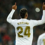 Mariano celebra su gol al Barcelona