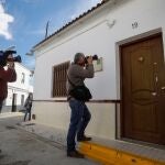 Vivienda de la localidad cordobesa de Posadas donde una mujer fue asesinada ayer por su ex pareja, que después intentó quitarse la vida.