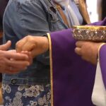 La Conferencia Episcopal recomienda medidas de prevención en los actos religiososPor el momento la hostia se dará en la mano y se suprime el “saludo de la paz”