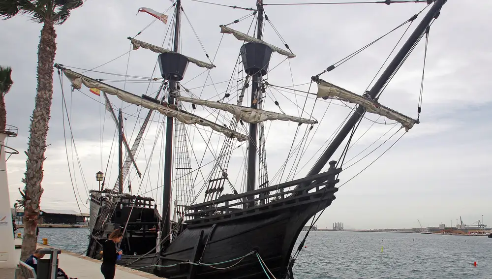 La réplica de la Nao Victoria, en el Puerto de Alicante.