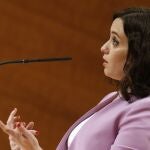 La presidenta de la Comunidad de Madrid, Isabel Díaz Ayuso en una rueda de prensa