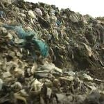 Basura acumulada en el vertedero de Bens que se derrumbó en 1996 / TVE