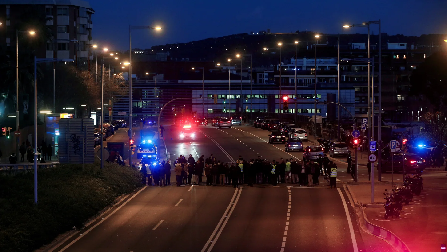 SCC corta la Vía Augusta para protestar por los cortes en la Meridiana