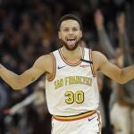 Stephen Curry reapareció con los Warriors ante los Toronto Raptors