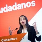 GRAF4901. MADRID, 10/03/2020.- La presidenta y portavoz del GPCs, Inés Arrimadas, durante la rueda de prensa posterior a la reunión mantenida con los vicepresidentes y consejeros de Sanidad y Economía de Ciudadanos (Cs) en los gobiernos autonómicos sobre las decisiones adoptadas en relación al aumento de contagios de coronavirus. EFE/Luca Piergiovanni