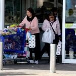 Muchas familias hacen acopio de alimentos por el temor al coronavirus