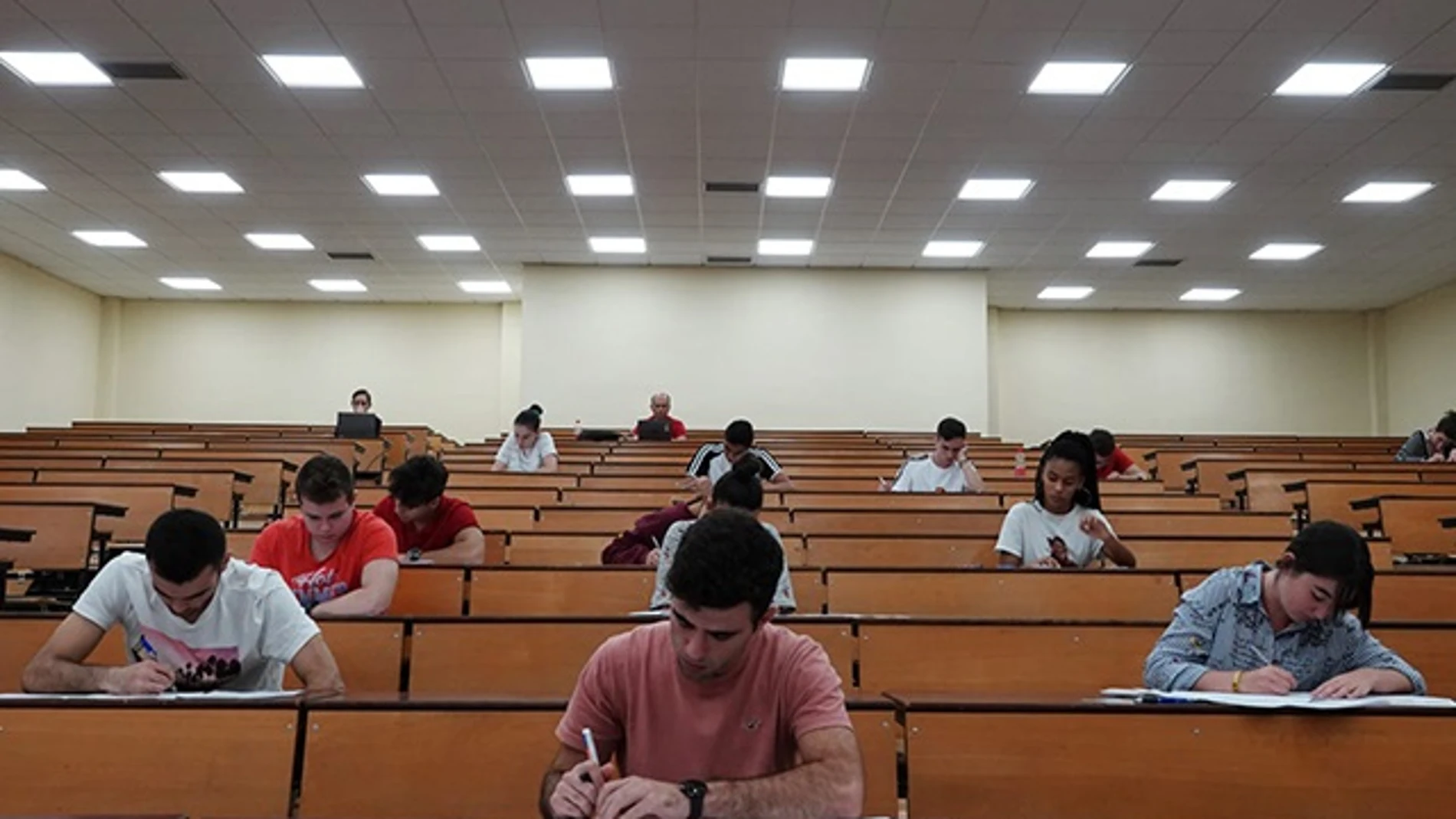 El 55% de los jóvenes ven el origen étnico o racial motivo de discriminación y el 54% el género, según la FAD