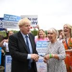 Boris Johnson con la ministra Nadine Dorries 13/07/2019 ONLY FOR USE IN SPAIN