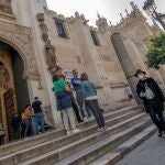 Acompañante turístico es una de las profesiones más demandadas en Andalucía hasta marzo. EFE/ Raúl Caro.