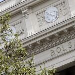 Fachada del edificio de la Bolsa en Madrid