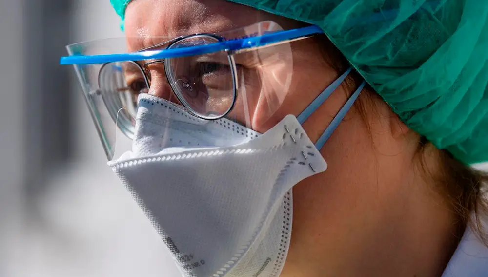 Personal sanitario con mascarilla y gafas de protecciónFacua20/03/2020