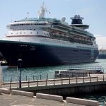 Vista del buque de crucero Sovereign perteneciente a la compañía Pullmantur