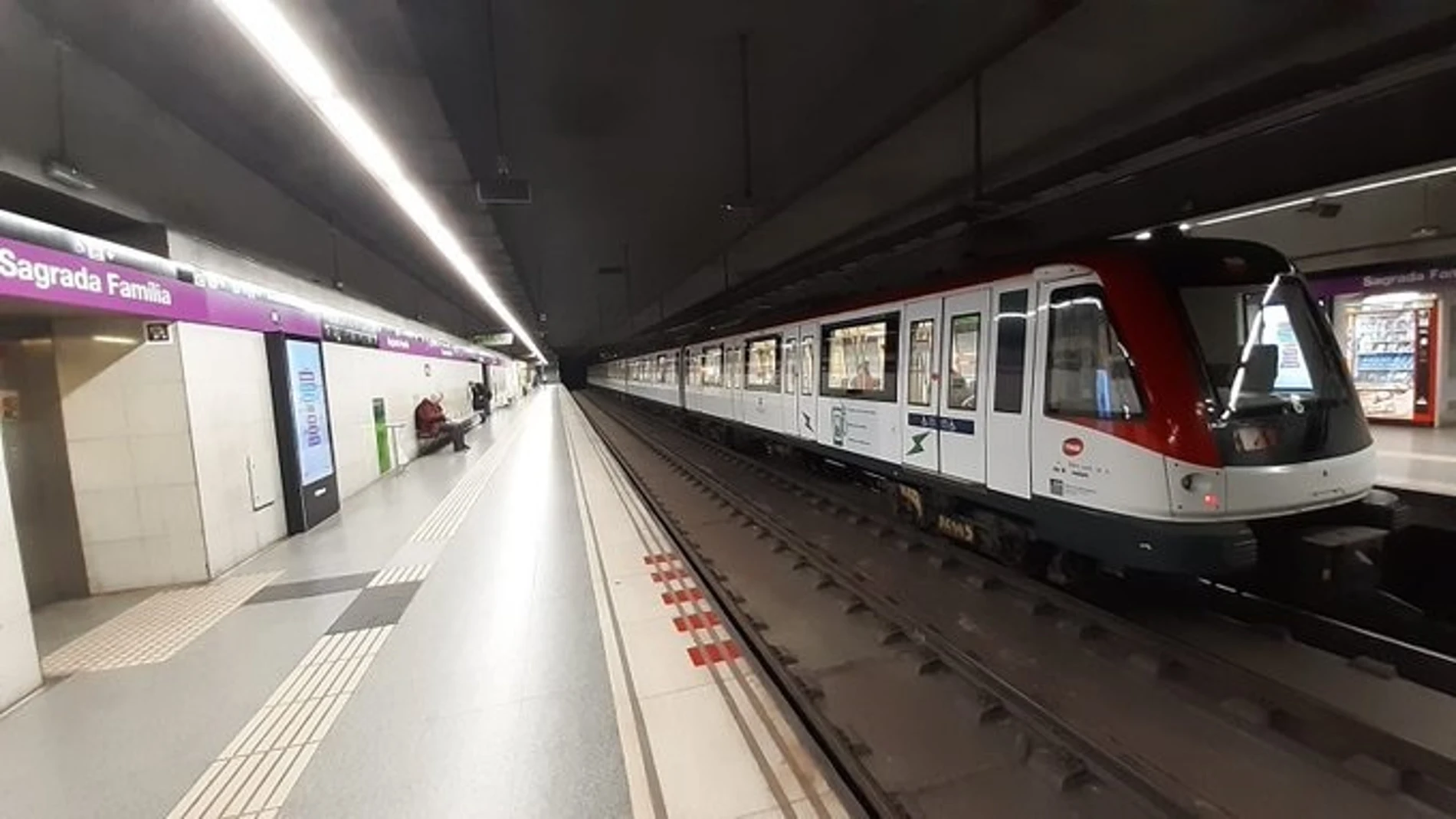 Coronavirus.- El Metro de Barcelona registra una caída de pasajeros del 86% este martes