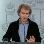 El director del Centro de Coordinación de Alertas y Emergencias sanitarias del Ministerio de Sanidad, Fernando Simón, durante la rueda de prensa en Moncloa.