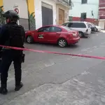 Policías de Seguridad Publica, en marzo, en el lugar donde fue herida la reportera María Elena Ferral en el Estado de Veracruz (México)