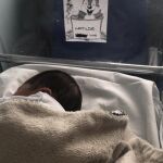 La pequeña Matilde, duerme en su cuna de la habitación situada en la 4º planta del Hospital Clínico de Valladlid