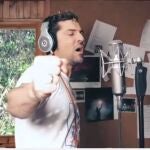 David Bisbal, interpretando "Resistiré"