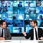 El líder del PP, Pablo Casado, junto al secretario general del partido, Teodoro García Egea, en la reunión telemática con el grupo parlamentario popular. Madrid, a 6 de abril de 2020.DAVID MUDARRA (PP)06/04/2020
