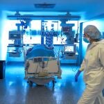 Personal médico de una UCI en el Hospital Puerta de Hierro de Madrid