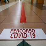Línea que separa a los pacientes con Covid-19 de los demás en los hospitales italianos/EFE