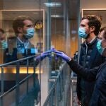 Casado y el alcalde de Madrid, José Luis Martínez Almeida, ayer durante su visita al Centro Integrado de Seguridad y Emergencias en Madrid14/04/2020