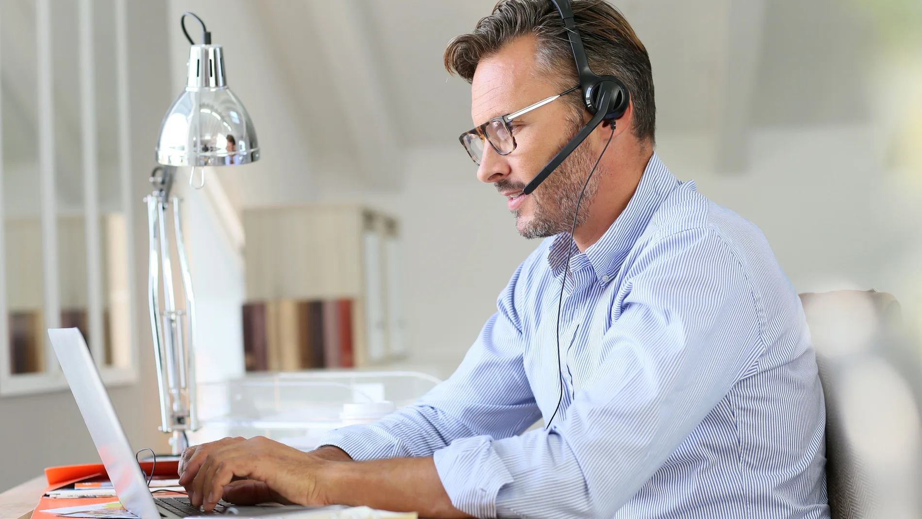 La cibercortesía nació de la necesidad de humanizar la comunicación digital