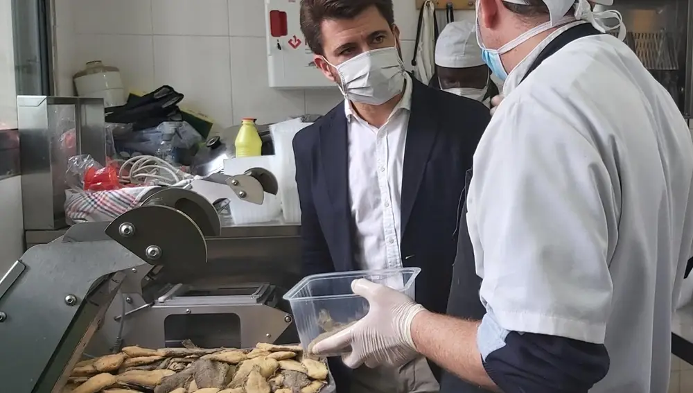 Beltrán Pérez visita un comedor social