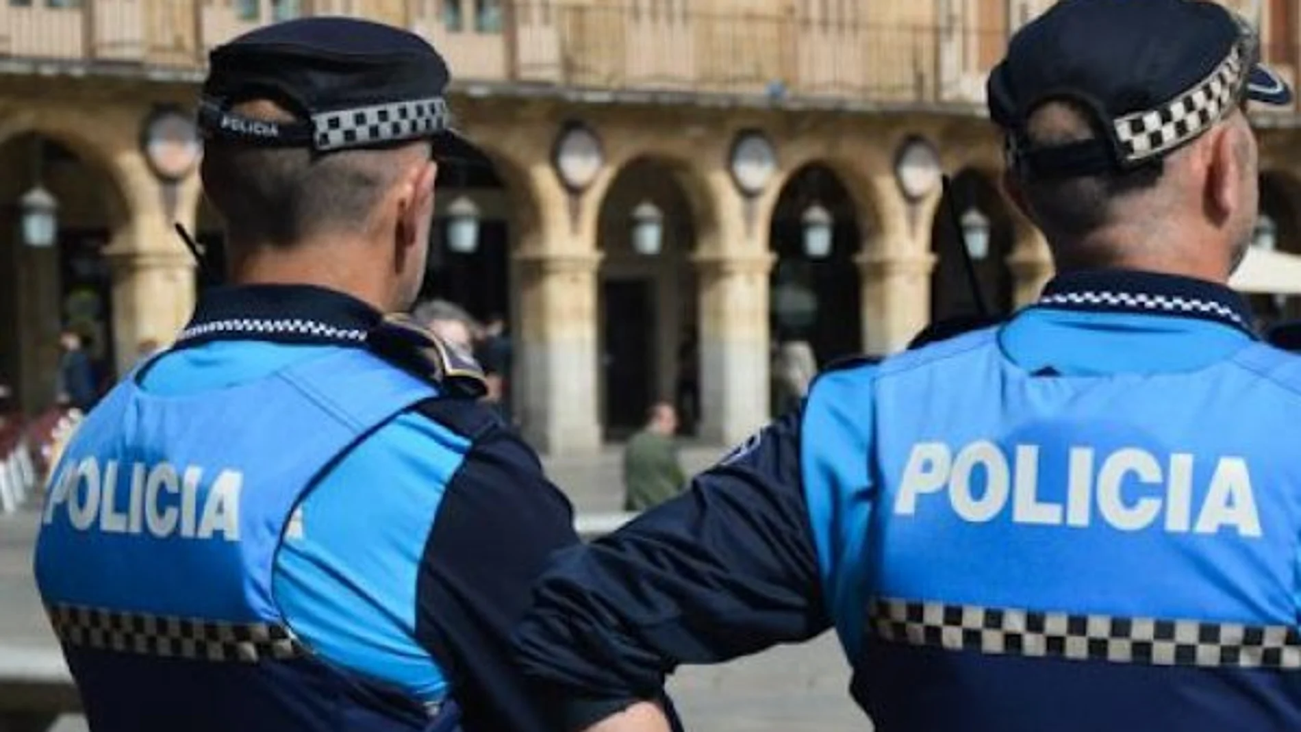 Dos agentes de la Policía Local de Salamanca