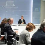 El Lehendakari, Iñigo Urkullu (c), preside la reunión del Consejo de Gobierno
