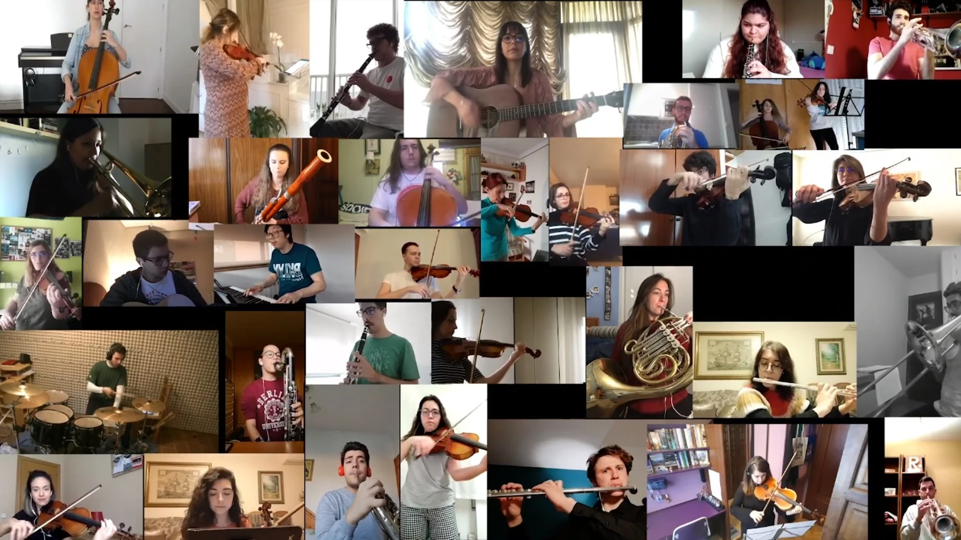 Imagen de la Joecom durante su interpretación