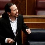 El vicepresidente segundo y ministro de Derechos Sociales, Pablo Iglesias, durante el pleno celebrado este miércoles en el Congreso, donde el gobierno expone los resultados de los últimos consejos europeos y los motivos por los que solicita una nueva prórroga del estado de alarma.