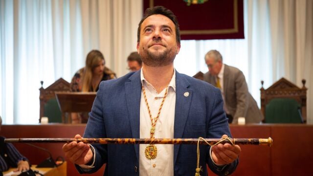 Álex Pastor, Investido Alcalde De Badalona