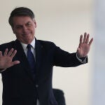 27 April 2020, Brazil, Rio de Janeiro: Brazilian President Jair Bolsonaro stands at the ramp of the Planalto Palace. Photo: -/GDA via ZUMA Wire GDA via ZUMA Wire/dpa27/04/2020 ONLY FOR USE IN SPAIN
