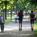 Salir a correr o a caminar con buen ritmo puede ser una buena estrategia para mantenernos en forma y contrarrestar los excesos de las reuniones navideñas.