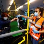 Reparten 2,6 millones de mascarillas entransportes y municipios de Andalucía