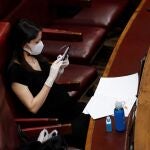 La presidenta de Ciudadanos, Inés Arrimadas durante el pleno del Congreso este miércoles donde se autorizará otra prórroga del estado de alarma solicitada por el Gobierno. EFE/J.J. Guillén POOL