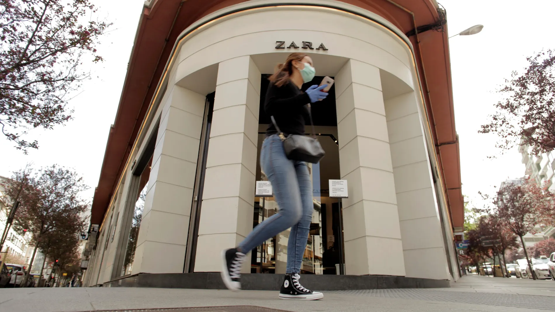 Inditex comienza la reapertura con un máximo de 4 clientes por tienda