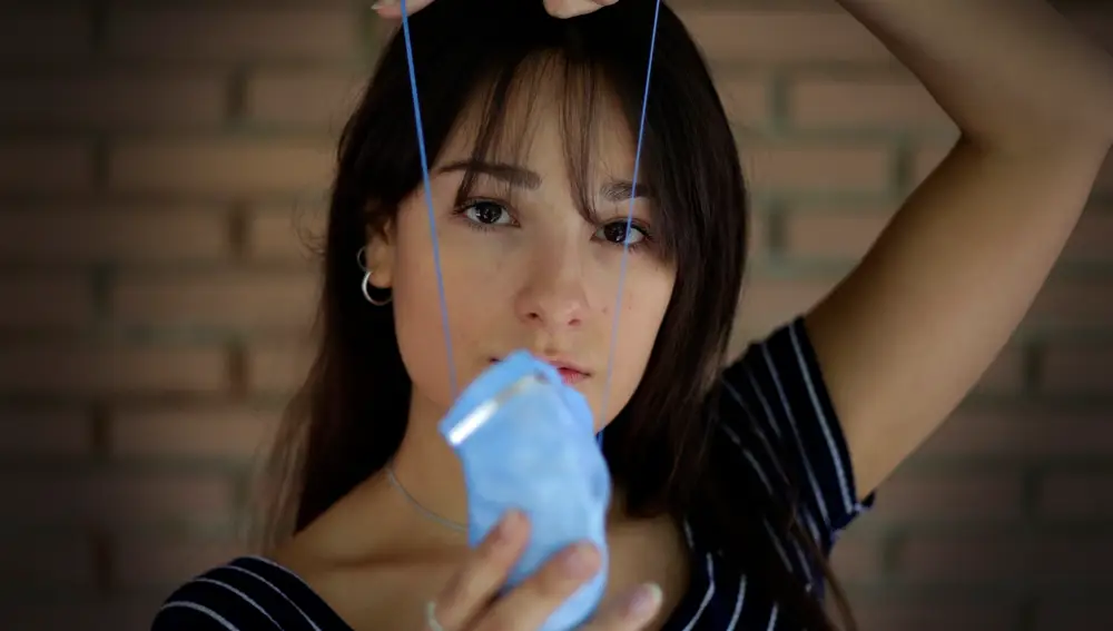 Rebeca Garcia, de 22 años: «Soy optimista y, pese a las dificultades, perseguiré mis sueños y lucharé por alcanzar mis objetivos. Sé que no será fácil, pero no desistiré»@ Cipriano Pastrano.